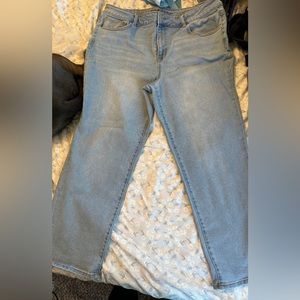 High rise mom jean . Maurice’s size 18